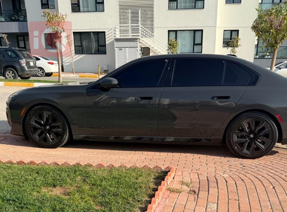 بي ام دبليو الفئة 7